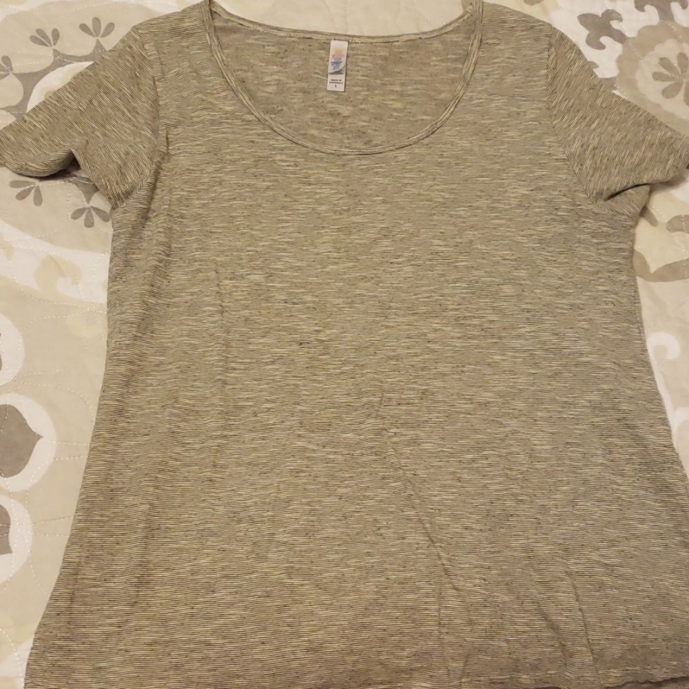 Lularoe tee